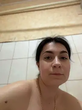 MissElya: απευθείας συνομιλία ΧΧΧ