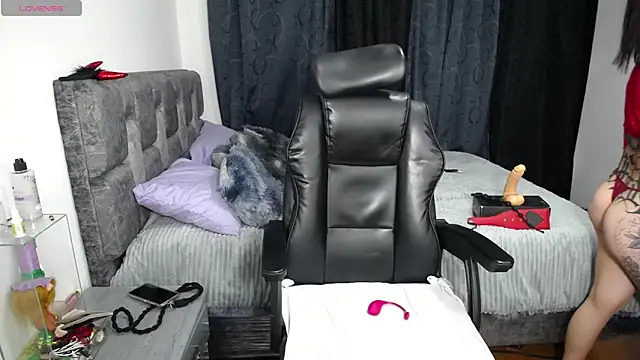 Chat +18 de Dakotattoo ao vivo