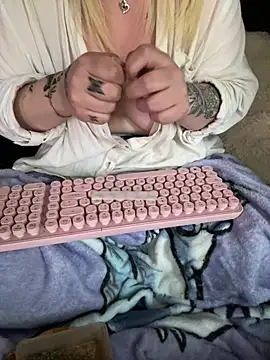 josi-420 – Naživo XXX chat