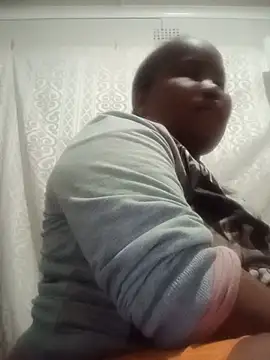 Chat +18 de ChubbyMidgetxxx19 ao vivo
