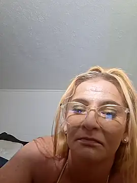 Goldenndoll чат на живо