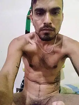 Czat XXX na żywo – Emilio_Putarco