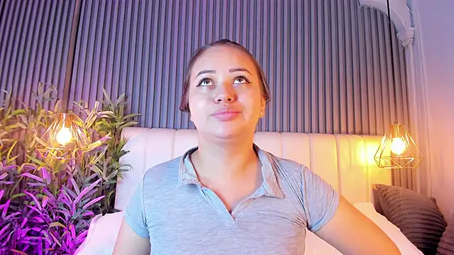 AnaisClark Adlı Modelin Canlı XXX Sohbeti