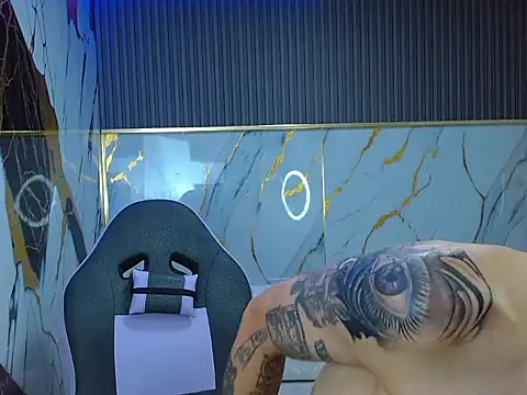Czat XXX na żywo – Boy_tatto77