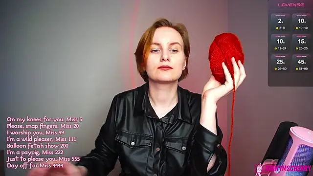 KinkyMissCherry: онлайн-секс-чат