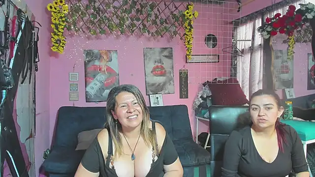 lesbiancuple's Webcam Show
