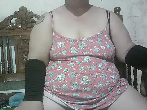 צ'אט XXX בשידור חי של bigmommaxxx81