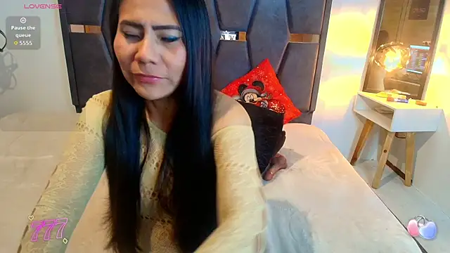 צ'אט XXX בשידור חי של Keyla_Brunette_