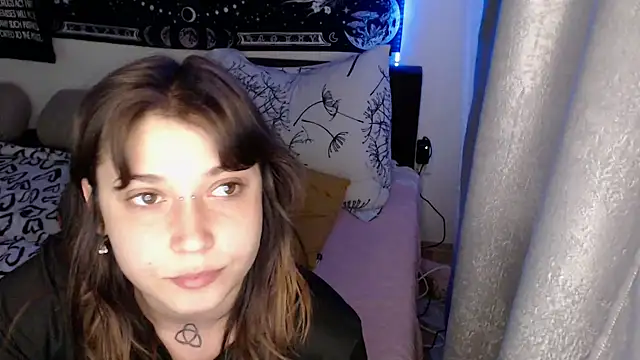 AlienforTwenty Live XXX-chat