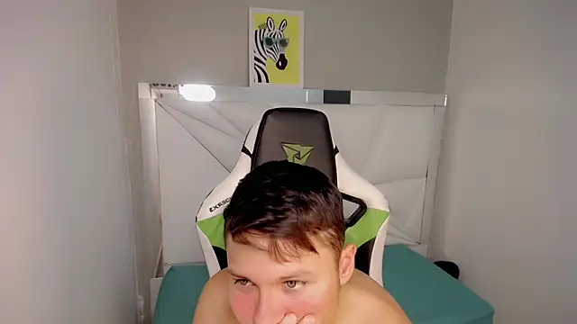 Chat +18 de NYC_Bby ao vivo