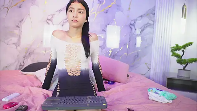 Tiffany_yu's Webcam Show