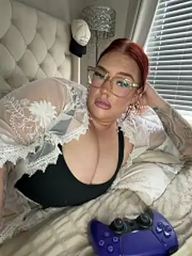 Вебкам-шоу CurvyGirlMyla
