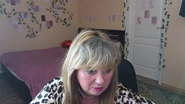 Онлайн чат XXX Melania_Cook