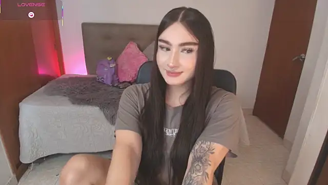 Miley_Baker élő XXX-chatje