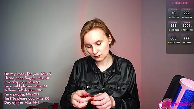 KinkyMissCherry Chat XXX in diretta