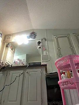 lolabunny9 Show in webcam