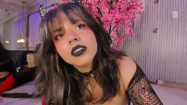 ivannabellini Chat XXX live