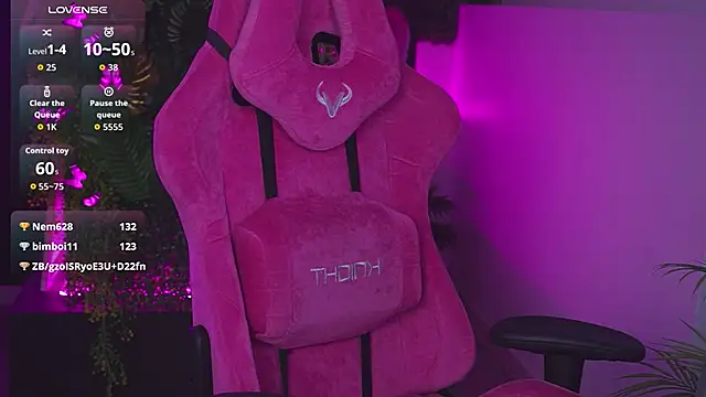 XXX chat uživo modela CuteMousee