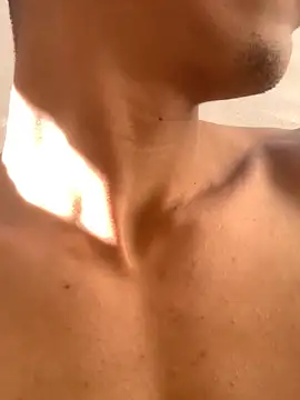 Plxyboi69 Adlı Modelin Canlı XXX Sohbeti