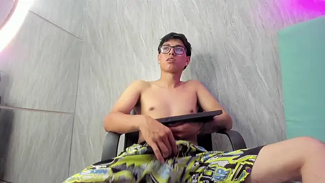 Dylanxscot Live XXX-chat