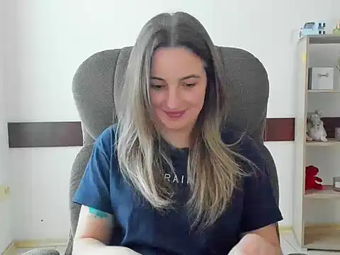 Mila-moon Chat XXX in diretta