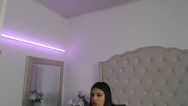 Abril_Squirt 即時 XXX 聊天