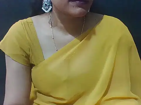 Thilothama_Vaishu élő XXX-chatje