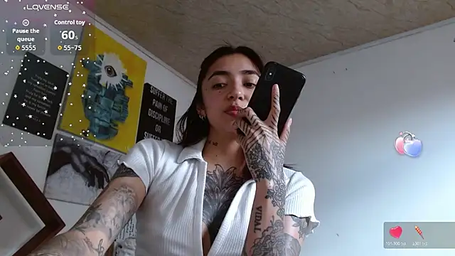 ZoeBakers_'s Live XXX Chat