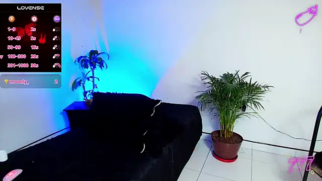 7_Saturno_7 Show in webcam
