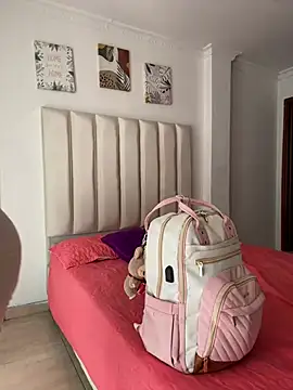 Chat +18 de Kloe_rousse01 ao vivo