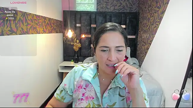 KatteMilf's Live XXX Chat