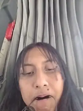 XXX chat uživo modela MELIZ_QUEEN
