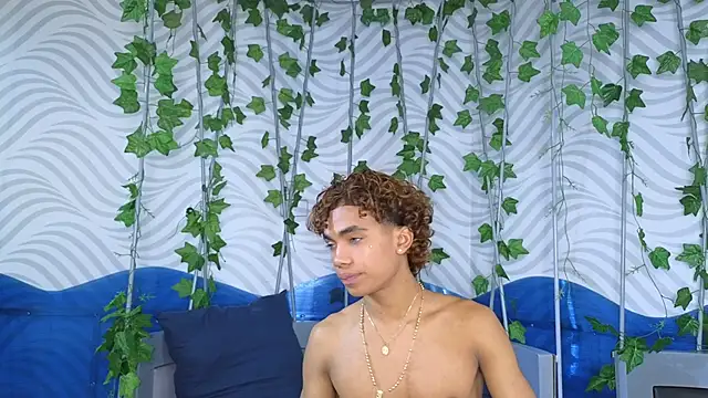 دردشة AlanCutee الجنسية المباشرة