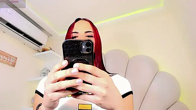 XXX chat uživo modela CandyJoselyn