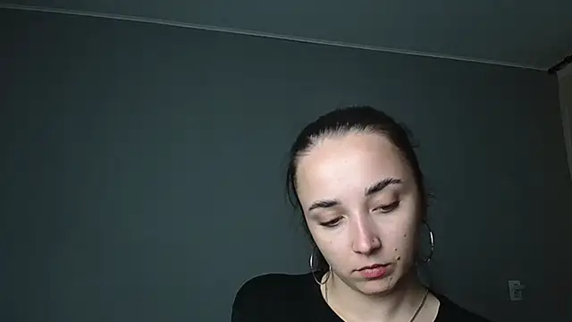 Eva_Gloryy Adlı Modelin Canlı XXX Sohbeti