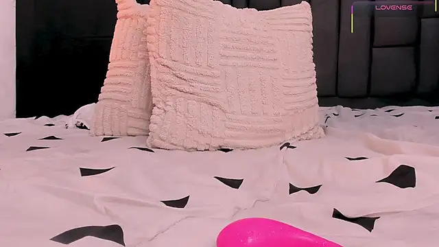 XXX chat uživo modela Mia_Gothzx
