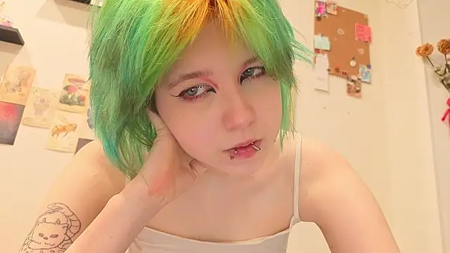 Онлайн чат XXX LittleKittenStar
