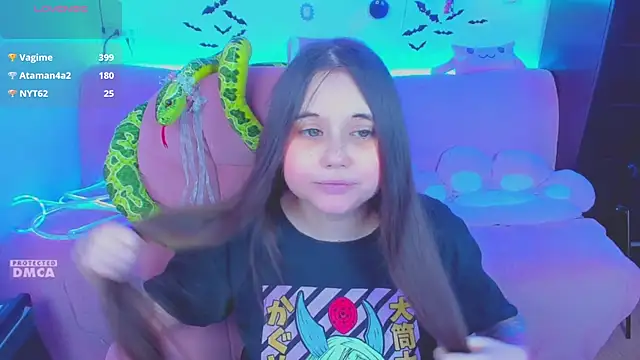 Lolisuccub Adlı Modelin Canlı XXX Sohbeti