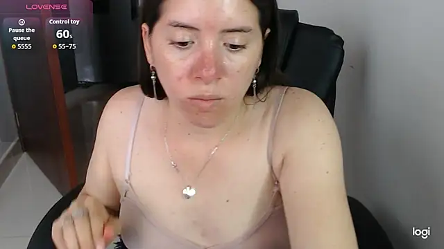 XXX chat uživo modela spicey_latina