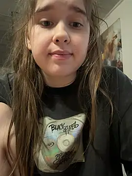 Chat +18 de HornyGirlH ao vivo