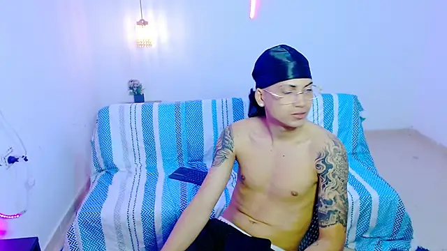 Show modela Br4ndxpimm na web-kameri