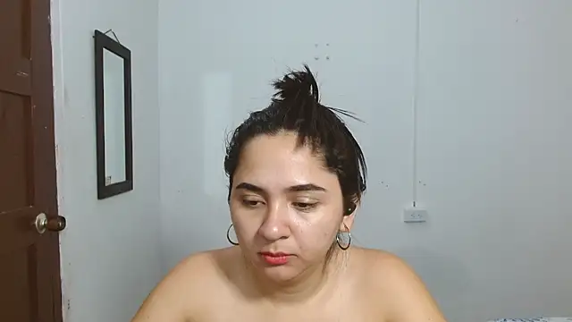 Chat XXX ao vivo de Thalian