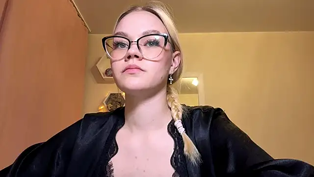MiaCashe's Live XXX Chat