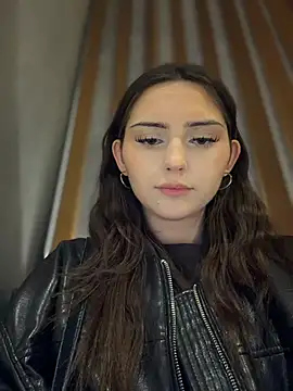 AnitaFly Adlı Modelin Canlı XXX Sohbeti