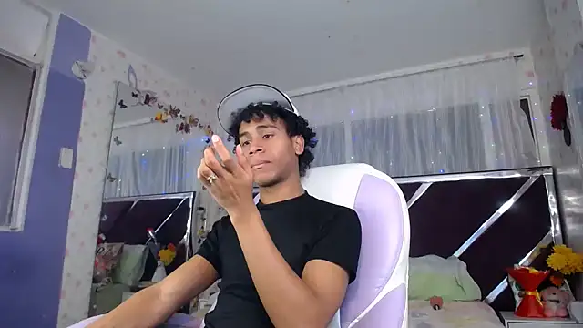 Онлайн чат XXX Santy_bigcock_01