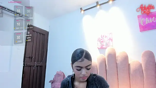 Alaia2n Live XXX chat