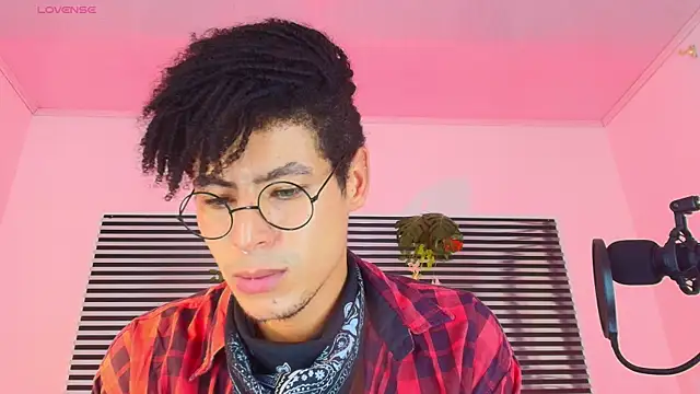 ThiiagoSaeenz 在線直播表演