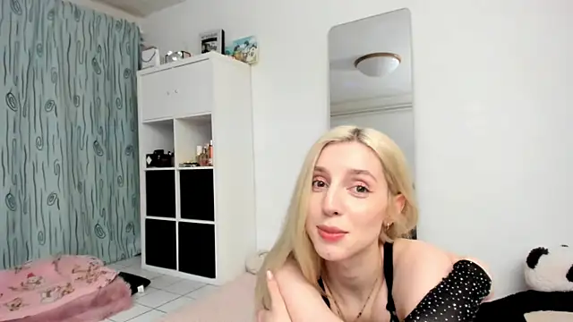 הופעת וובקאם של KenzieDawton