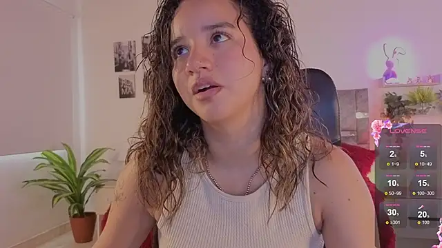 emilyrouxe Live XXX-Chat