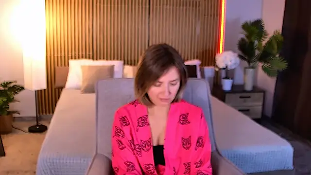 EmeraldGlow's Live XXX Chat